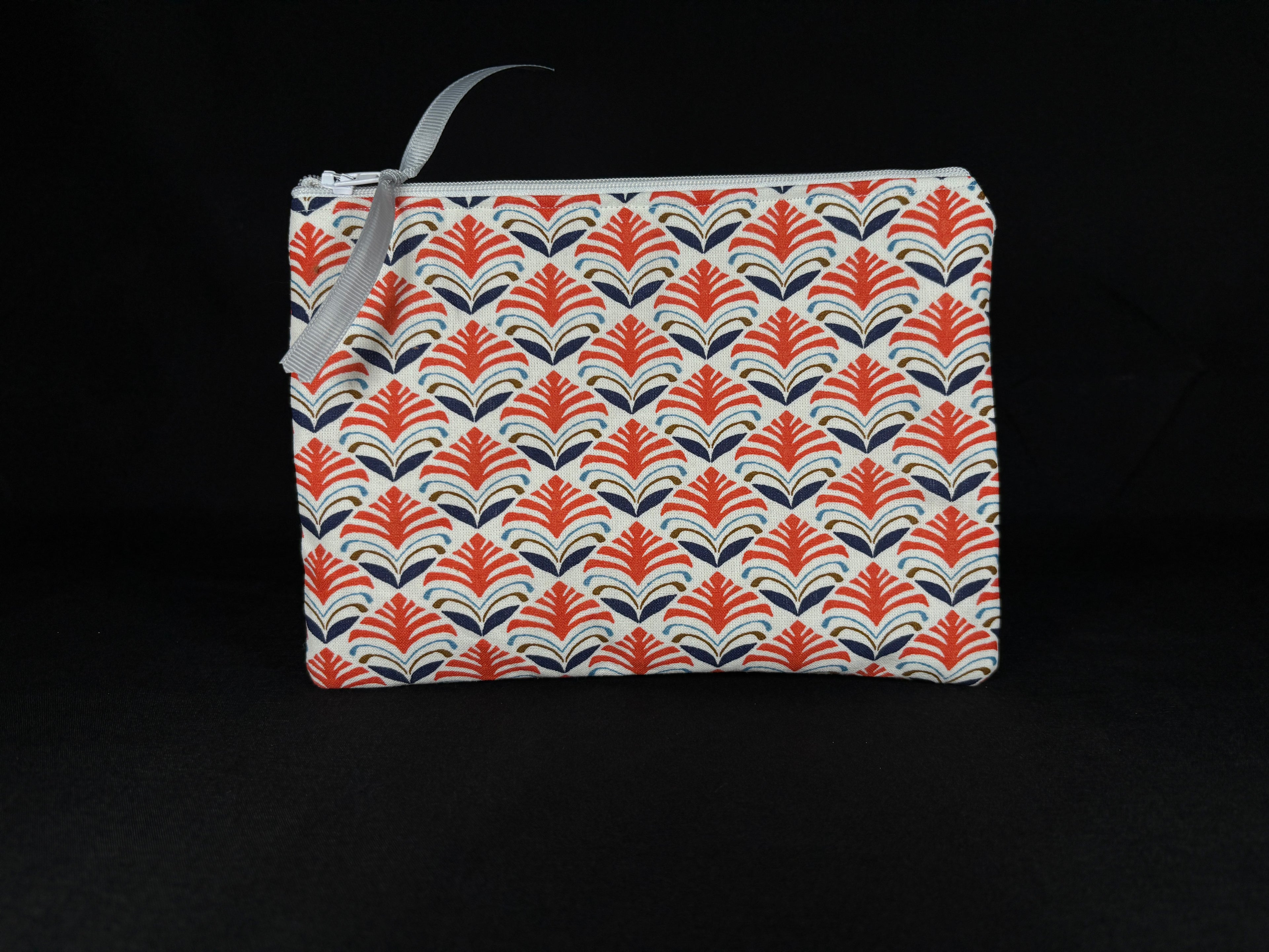 Trousse à motifs floraux