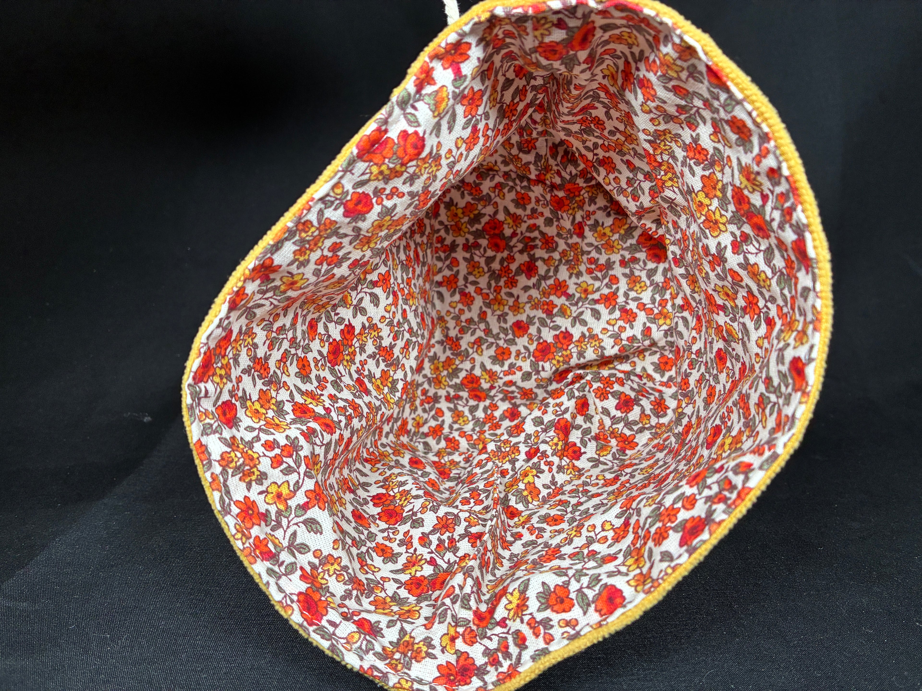 Petit panier pour matériel démaquillant